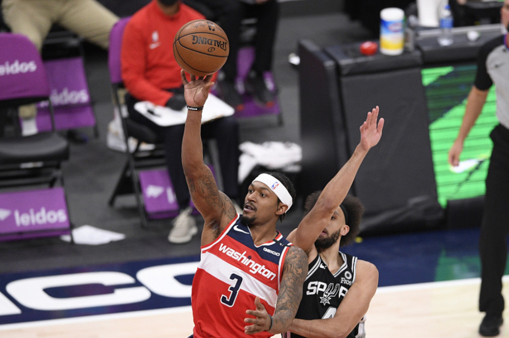 今晚欧联焦点战，华盛顿奇才迎来里程碑，态度坚定，赛程密集仍需轮换的简单介绍